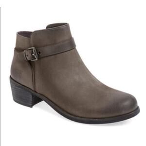 UGG | Women’s Bellamy Nubuck Tan Grey Buckles Water Resistant Bootie Ankle Boots